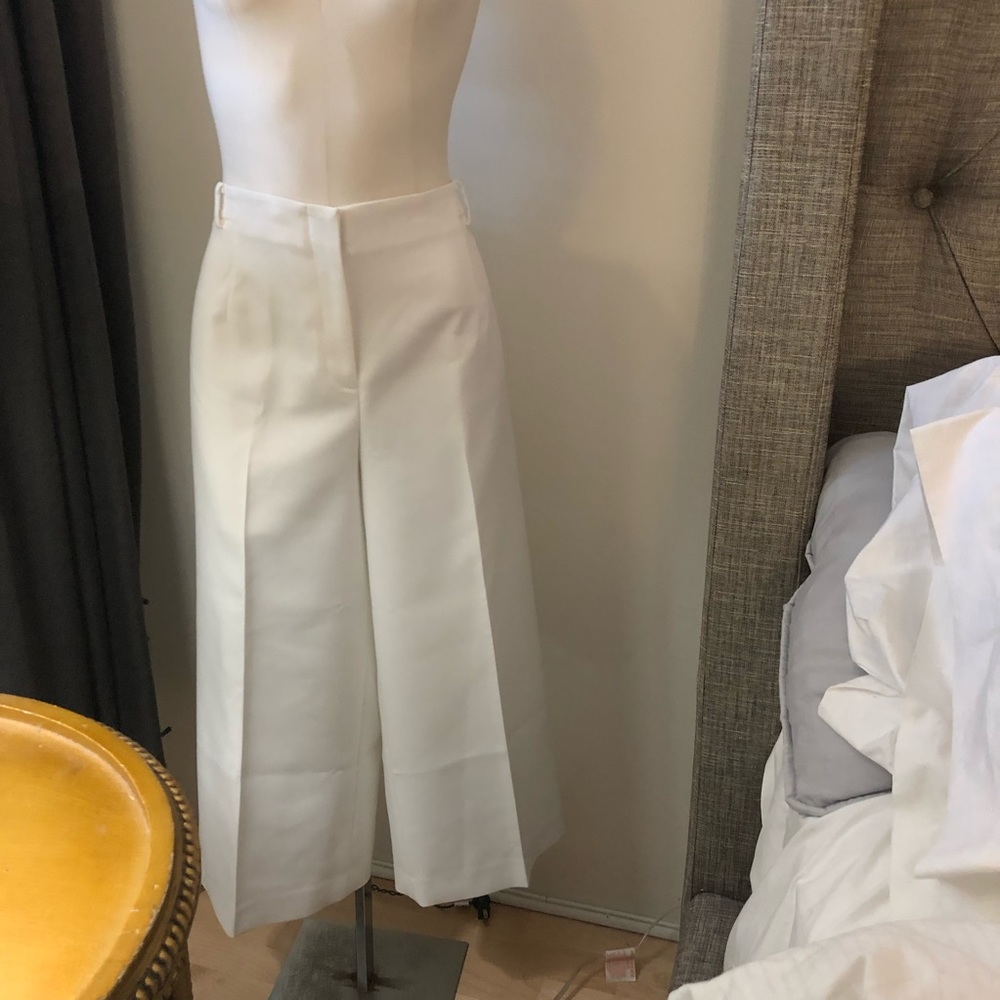 White spring cropped pant